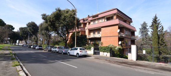 8 rooms Apartment in Rome, Italy No. 148703 7