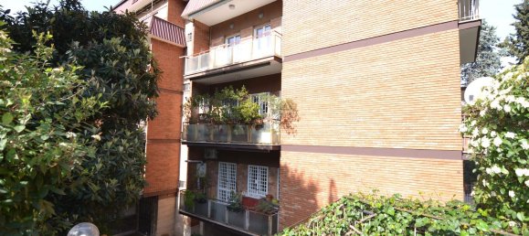 8 rooms Apartment in Rome, Italy No. 148703 4