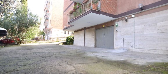 8 rooms Apartment in Rome, Italy No. 148703 11