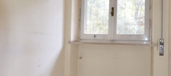 8 rooms Apartment in Rome, Italy No. 148703 3