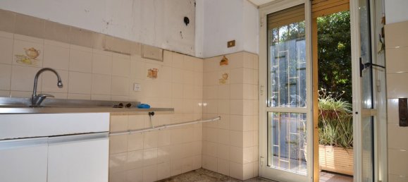 8 rooms Apartment in Rome, Italy No. 148703 41