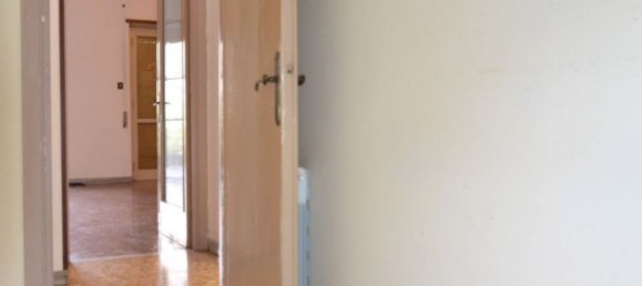 8 rooms Apartment in Rome, Italy No. 148703 5