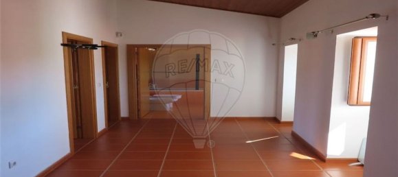 3 bedrooms House in Almaceda, Portugal No. 165885 26