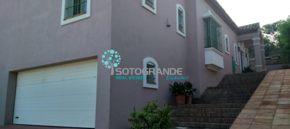 4 Schlafzimmer Villa in Cadiz, Spain, Nr. 27006 11