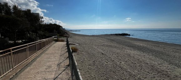 3 rooms Apartment in Fuscaldo, Italy No. 182698 4