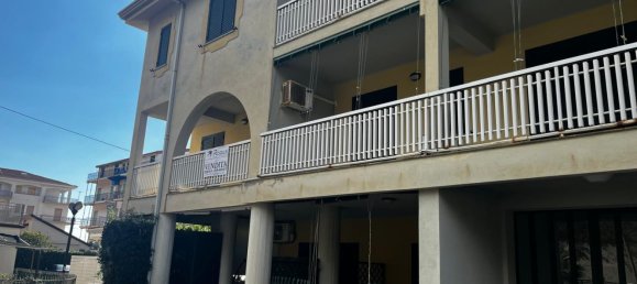 3 rooms Apartment in Fuscaldo, Italy No. 182698 6