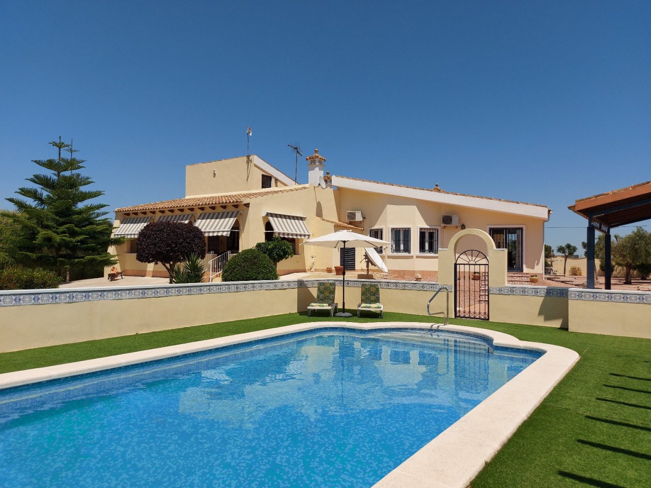 4 bedrooms Villa in Almoradi, Spain No. 11247