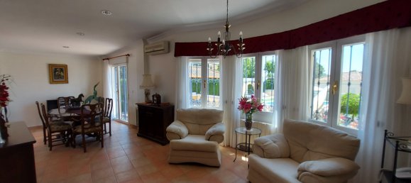 4 bedrooms Villa in Almoradi, Spain No. 11247 2