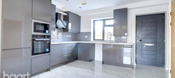 3 bedrooms House in Rainham, United Kingdom No. 4834 3