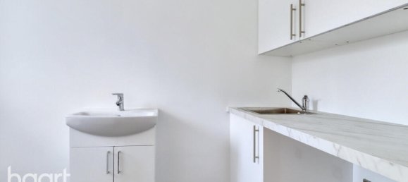 3 bedrooms House in Rainham, United Kingdom No. 4834 6