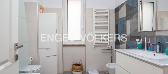 3 bedrooms Apartment in Rome, Italy No. 64994 14