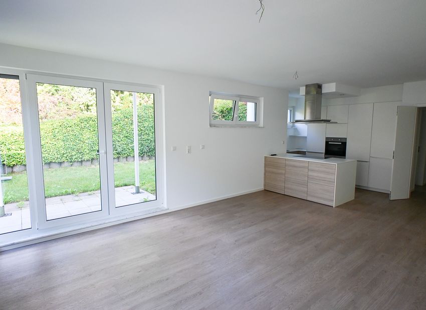 4 rooms Apartment in Wiesbaden, Germany No. 323291