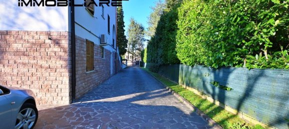 5 chambres Appartement à Castelnuovo Rangone, Italy No. 334906 3