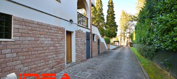 5 chambres Appartement à Castelnuovo Rangone, Italy No. 334906 9