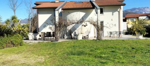 3 Schlafzimmer Villa in Carrara, Italy, Nr. 90109 10