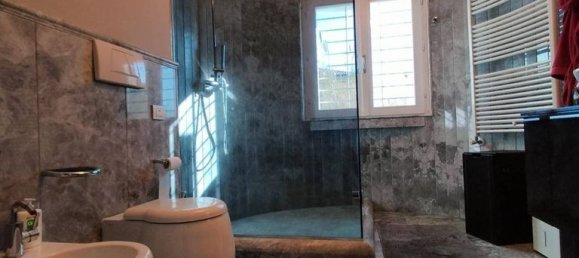 3 Schlafzimmer Villa in Carrara, Italy, Nr. 90109 6