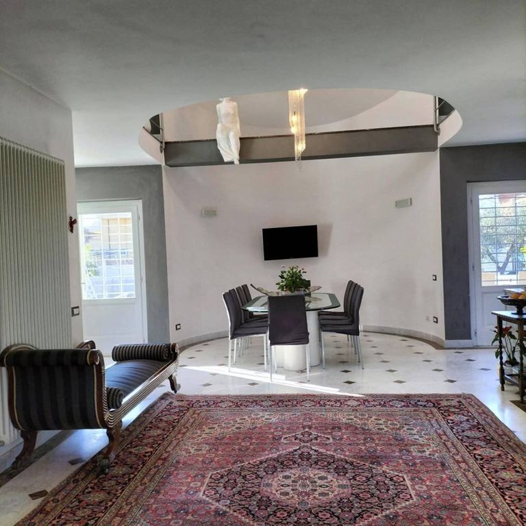 3 Schlafzimmer Villa in Carrara, Italy, Nr. 90109