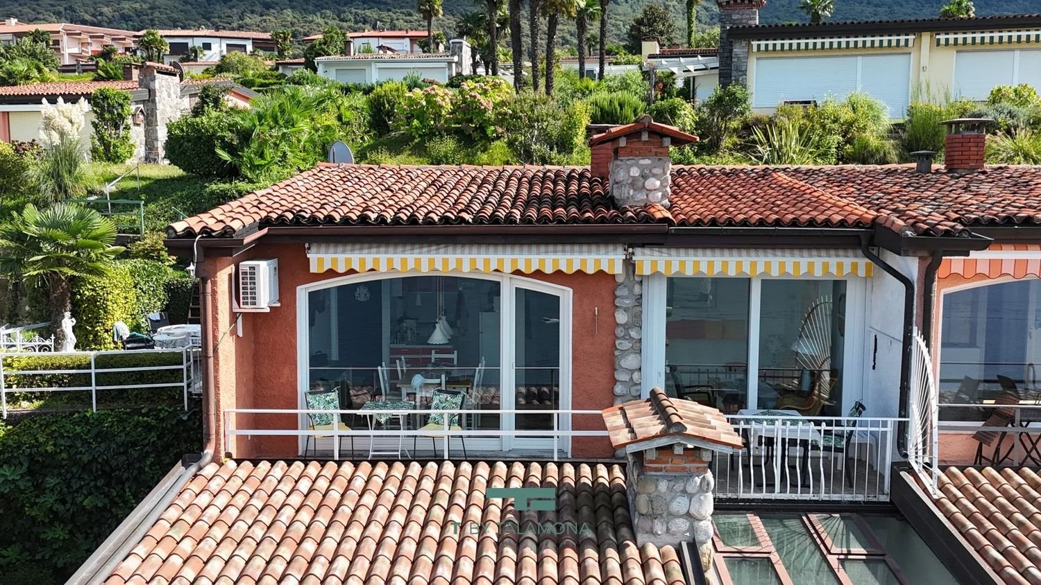 3 bedrooms Apartment in Brezzo di Bedero, Italy No. 361263