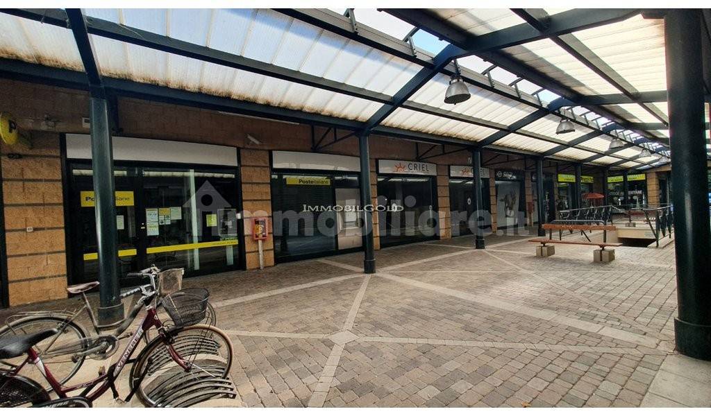 1 room Commercial property in Abbiategrasso, Italy No. 337706