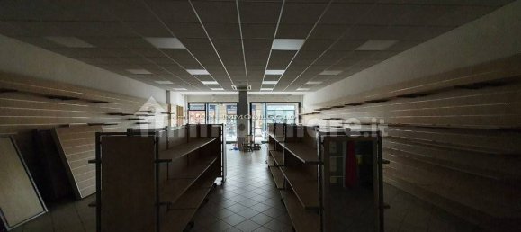 Imóvel comercial de 1 divisão em Abbiategrasso, Italy N.º 337706 7