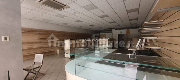 Imóvel comercial de 1 divisão em Abbiategrasso, Italy N.º 337706 5