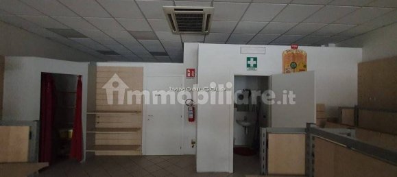Imóvel comercial de 1 divisão em Abbiategrasso, Italy N.º 337706 8