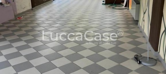 Gewerbliche Immobilie in Lucca, Italy 200m², Nr. 125227 2