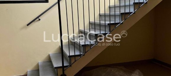 Gewerbliche Immobilie in Lucca, Italy 200m², Nr. 125227 3