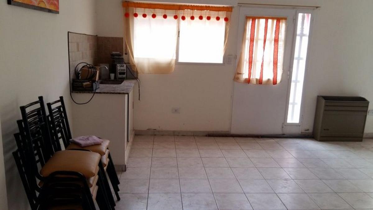 3 bedrooms House in Buenos Aires, Argentina No. 77652