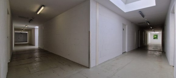 Entrepôt à Marzahn, Germany No. 4934 11