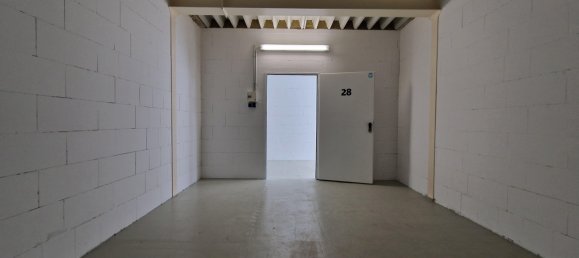 Entrepôt à Marzahn, Germany No. 4934 13