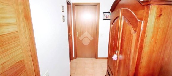 2 bedrooms Apartment in Brescello, Italy No. 15196 9