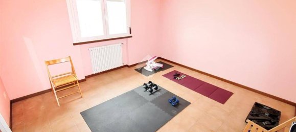 2 bedrooms Apartment in Brescello, Italy No. 15196 8