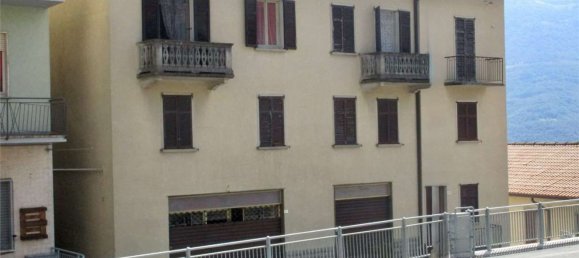 Bâtiment à Berbenno, Italy 420m² No. 362712 2