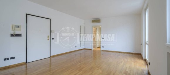 2 bedrooms Apartment in Milan, Italy No. 319911 9