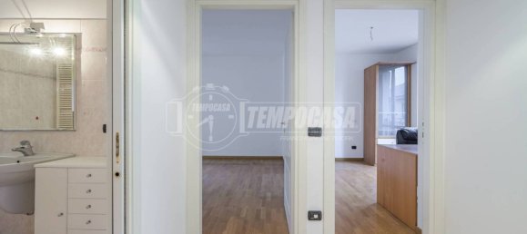 2 bedrooms Apartment in Milan, Italy No. 319911 12