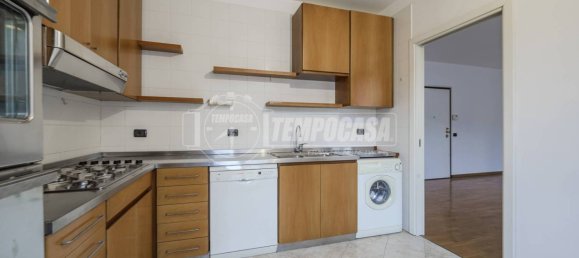 2 bedrooms Apartment in Milan, Italy No. 319911 5