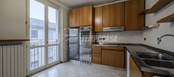 2 bedrooms Apartment in Milan, Italy No. 319911 3