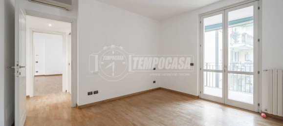 2 bedrooms Apartment in Milan, Italy No. 319911 26
