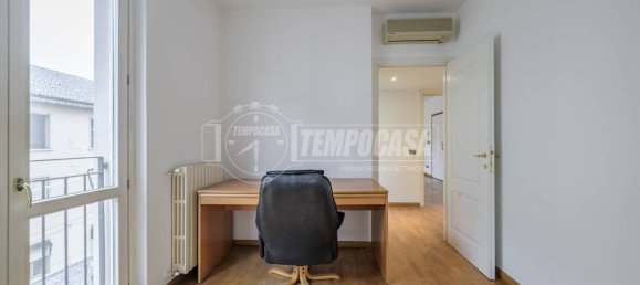 2 bedrooms Apartment in Milan, Italy No. 319911 22