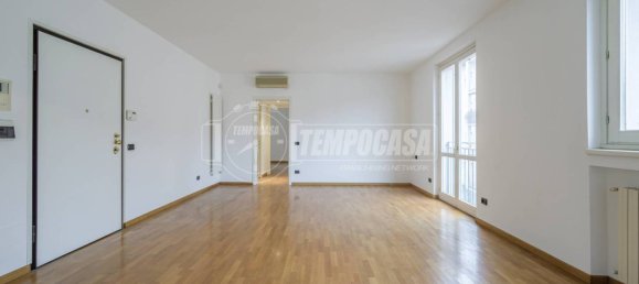 2 bedrooms Apartment in Milan, Italy No. 319911 7