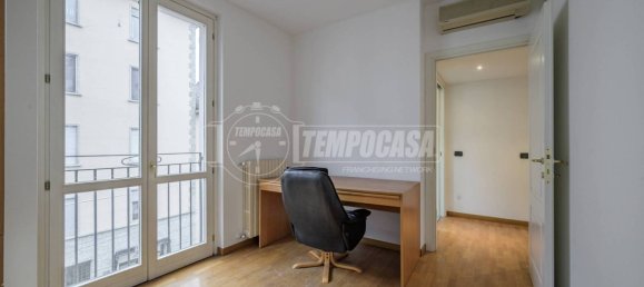 2 bedrooms Apartment in Milan, Italy No. 319911 21