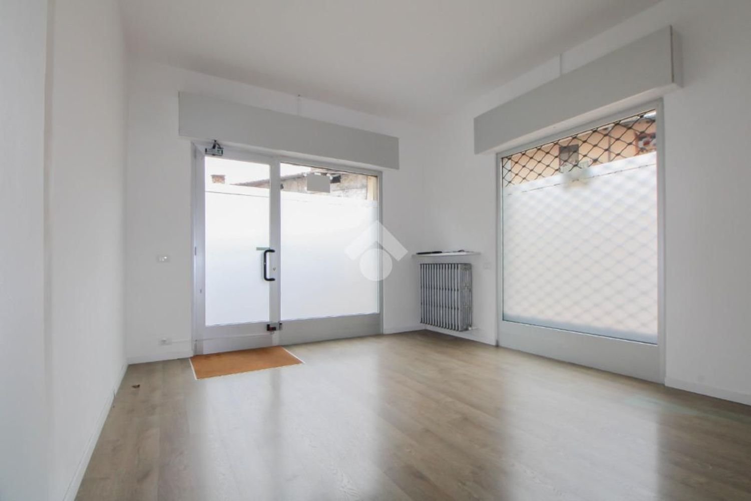 55m² Commercial property in Curno, Italy No. 397480