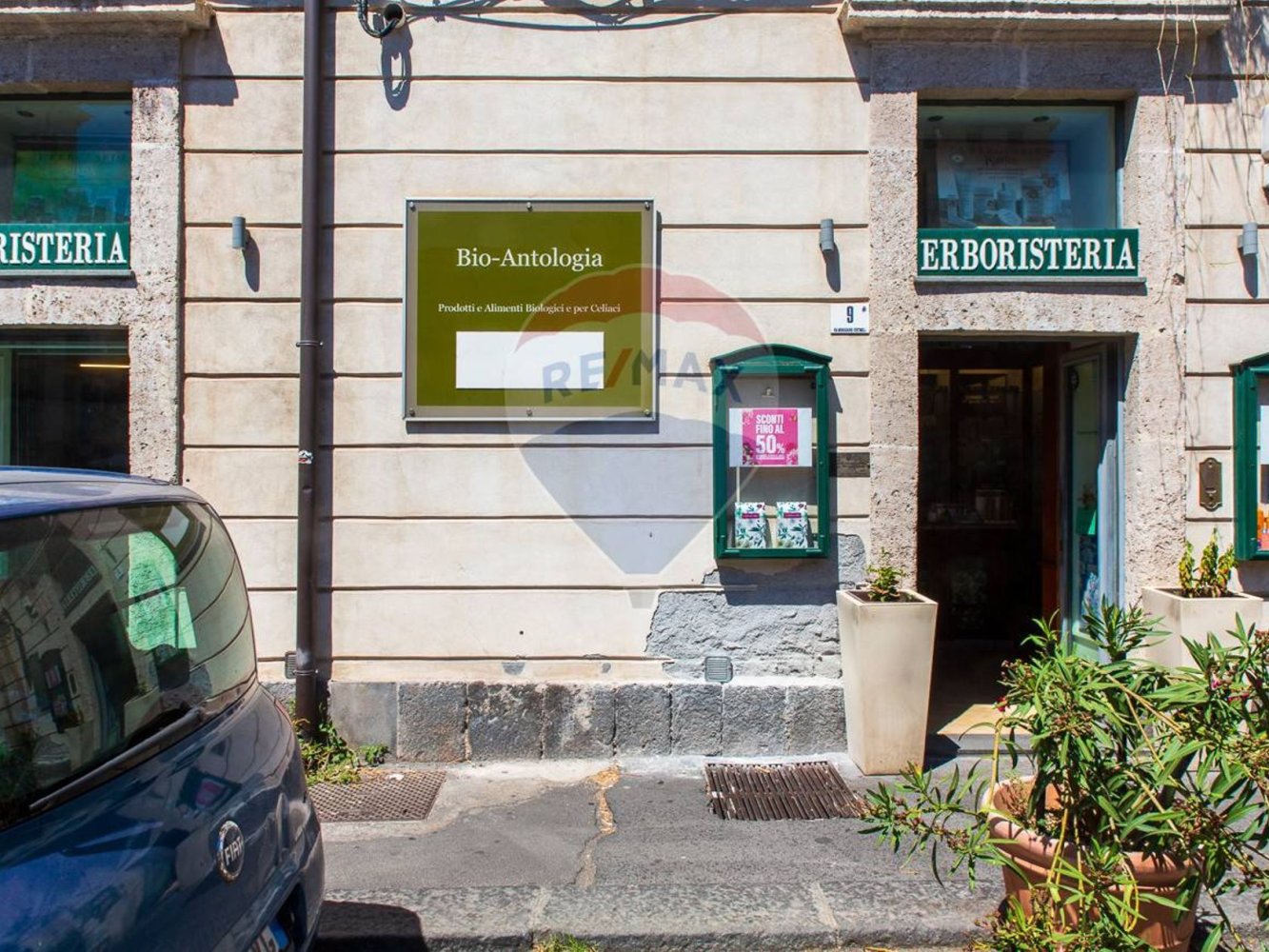 4-Zimmer Gewerbliche Immobilie in Catania, Italy, Nr. 295052