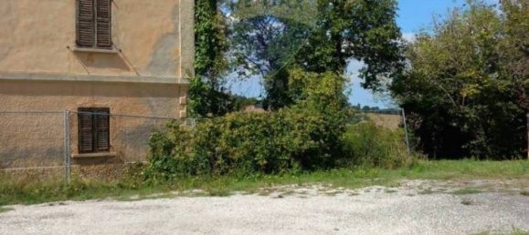 5 bedrooms House in Fratte Rosa, Italy No. 53342 3