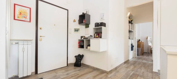 2 Schlafzimmer Wohnung in Genoa, Italy, Nr. 264642 5