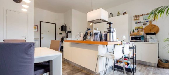 2 Schlafzimmer Wohnung in Genoa, Italy, Nr. 264642 6