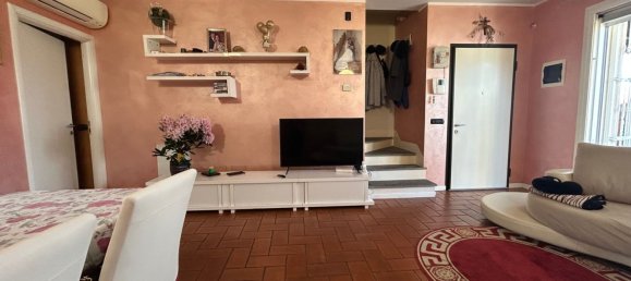4 Schlafzimmer Haus in Piacenza, Italy, Nr. 327379 2