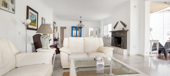 5 bedrooms Villa in Cadiz, Spain No. 139726 3