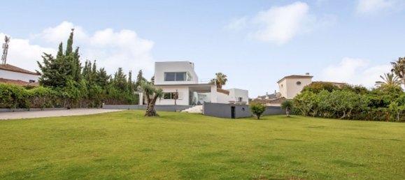 5 bedrooms Villa in Cadiz, Spain No. 139726 4